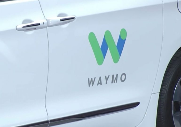 Разработчик беспилотных автомобилей Waymo заявил о привлечении инвесторов