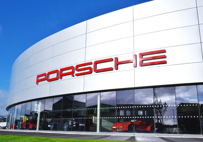 Компания Porsche инвестирует в выпуск электрокаров
