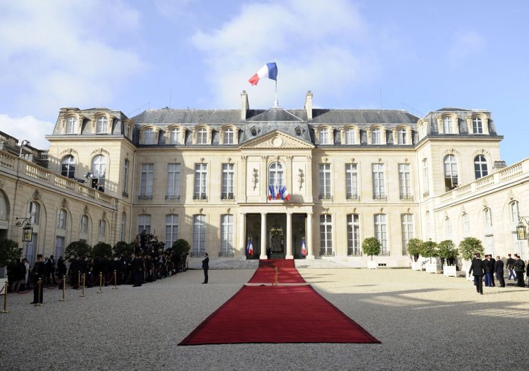 Правительство Франции стимулирует промышленный сектор к снижению выбросов