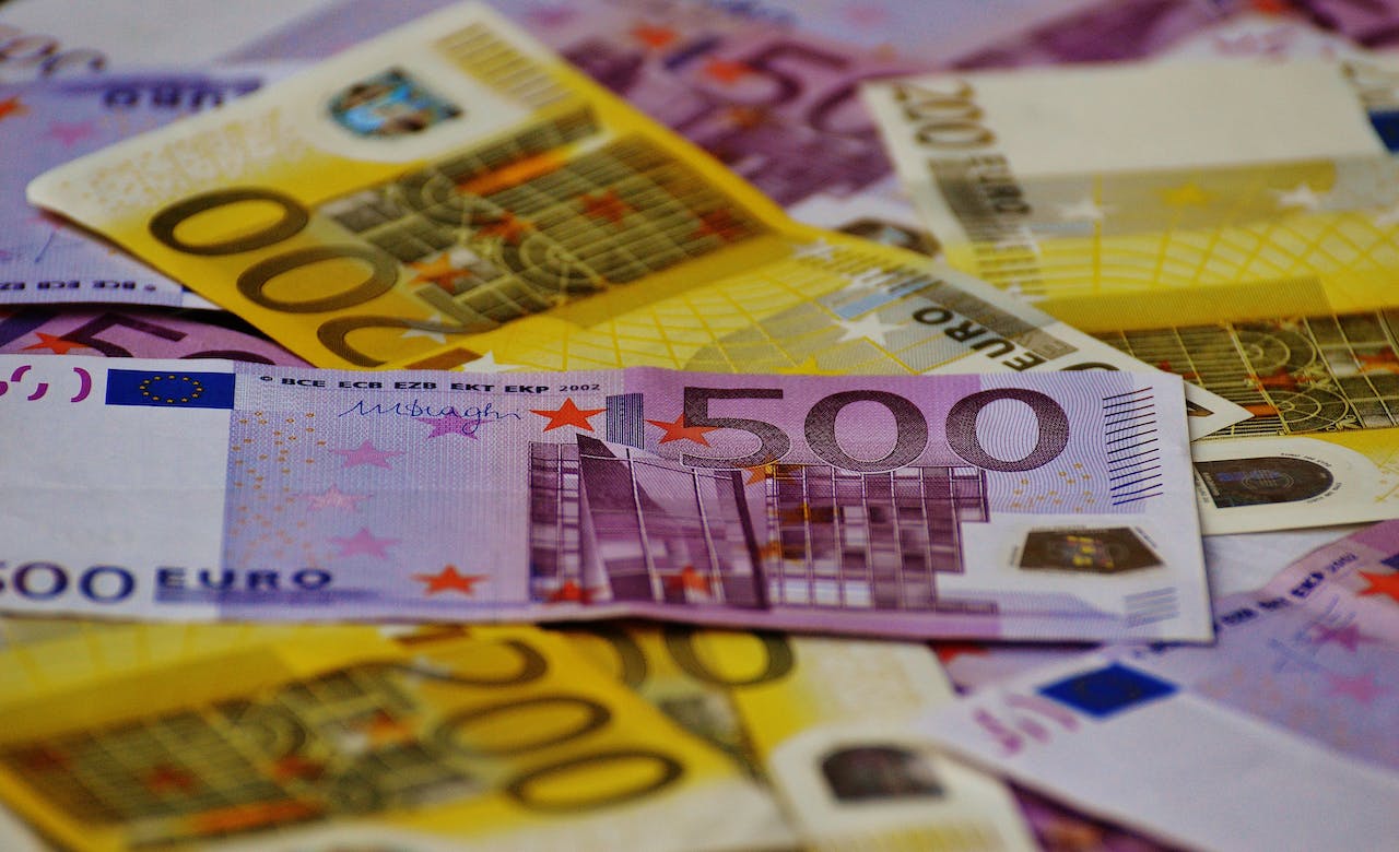 Фармацевтический холдинг Roche продает еврооблигации, чтобы оплатить сделку с Telavant