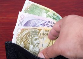 Банки Албании пересмотрели условия выдачи кредитов
