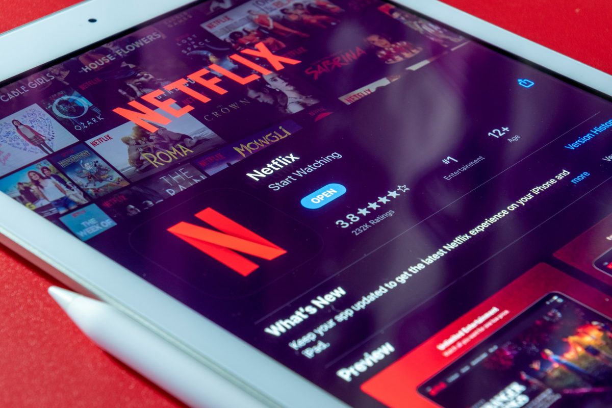 акции Netflix растут