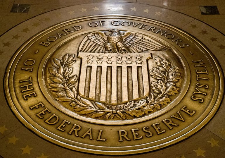 Как повышение ставок ФРС отражается на динамике роста экономики США